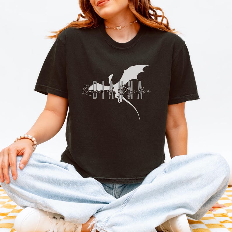 Con licencia oficial Dianna Queen of Yehedin The Book of Azrael Gods & Monsters Series de Amber V. Nicole Romantasy Bookish Merch Booktok Black