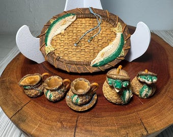 Juego de té de pesca en miniatura, decoración rústica de cabaña, cesta de pesca, resina, juego de 7 piezas