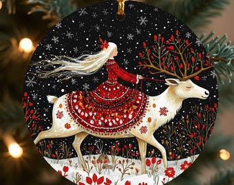 Grillig winterhert en meisje keramisch ornament, grillig Scandinavisch winterkerstdecor, Scandinavisch rood en wit kerstcadeau aandenken