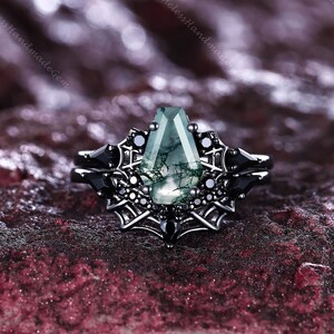 Coffin Cut Moss Agate Engagement Ring Set Gothic Spider Web Design Wedding Ring Unique Black Gold Bridal Promise Ring Set Anniversary Gift