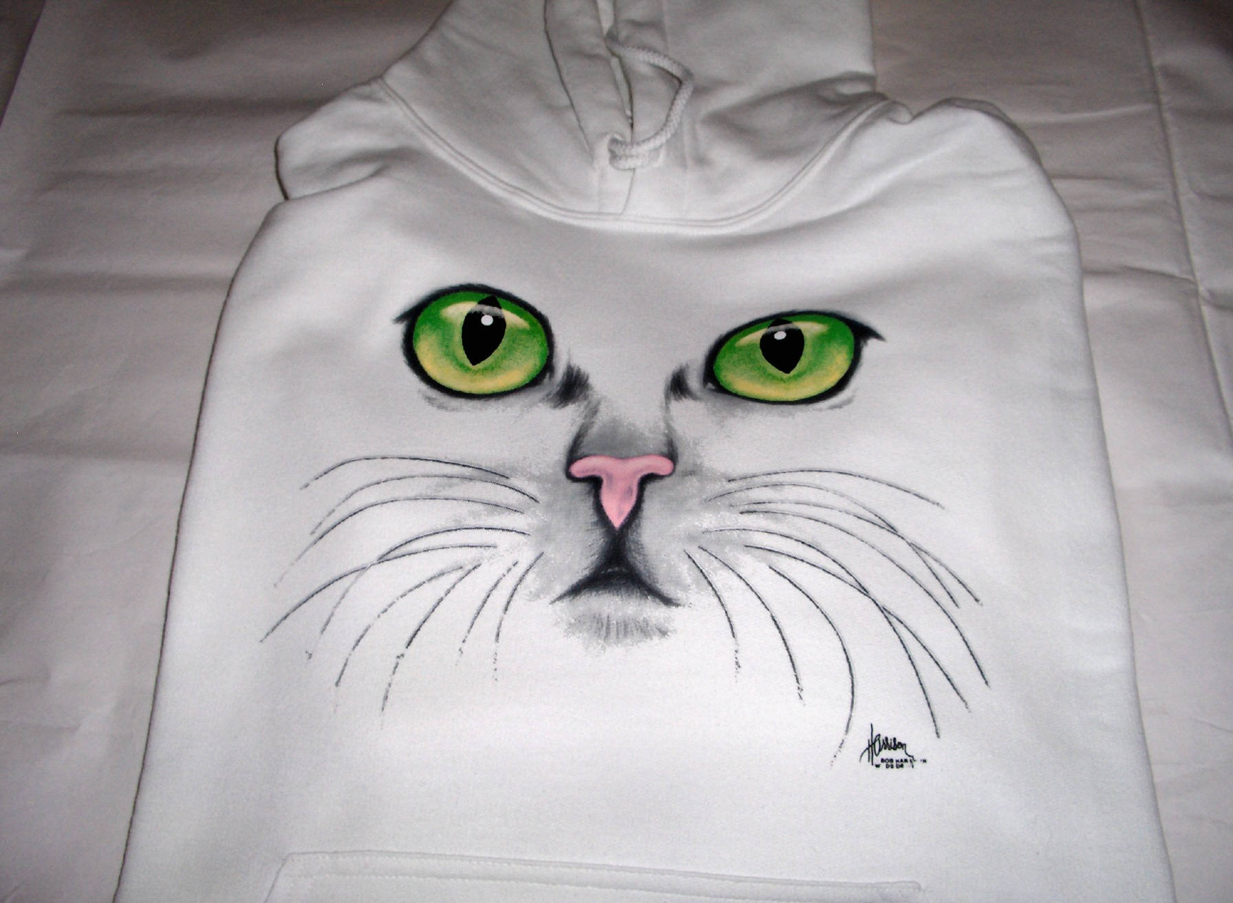 Black Yellow Eyes” Crew Neck Sweatshirt “Cat Face Gildan Black Yellow Eyes” Crew Neck Sweatshirt “Cat Face Gildan