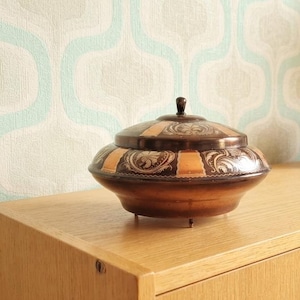 Vintage 1980s Hand Chiseled Turkish Copper Candy Dish, Engraved Erzincan Trinket Box with Lid, Anatolian Home Decor