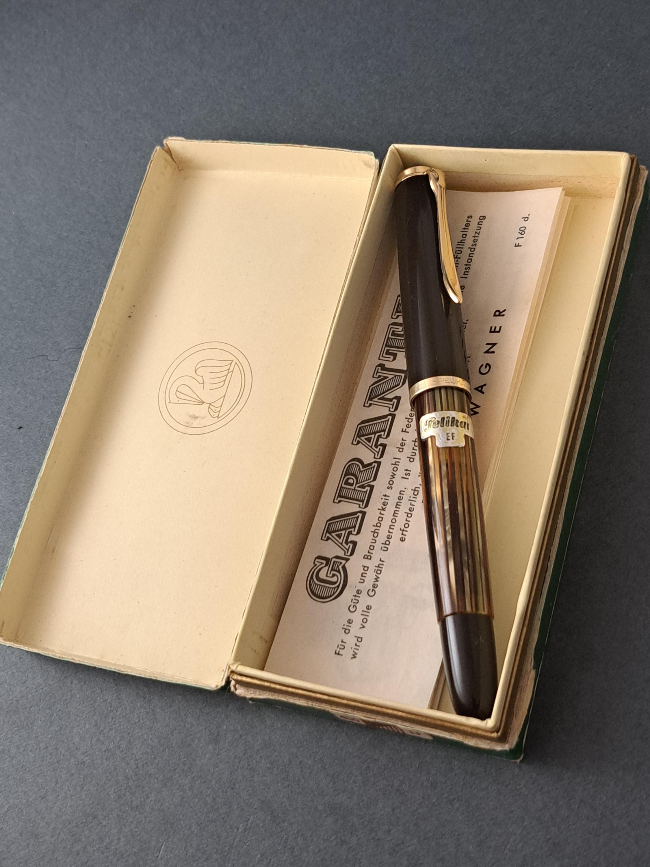 【Pelikan】万年筆　14K金 ペン先　ドイツ製　純正ケース付きビンテージ Pelikan 14c 585 - Etsy 日本