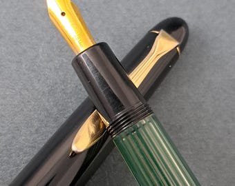 PELIKAN 120 Prototype (Merz & Krell) Green Striped Window Fountain Pen Gold Plated F Nib NOS 1973 Germany Vintage