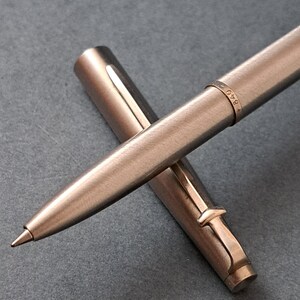 Caran D Ache Rollerball-penna 840 schweizisk borstad krom Vintage (Kp)
