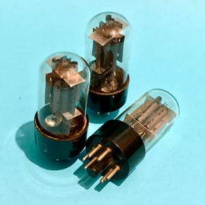 Tubos triodo duplo NEVZ 6N7S - Novos, data correspondente - Lote de 44