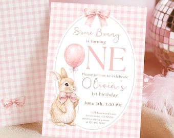 Some Bunny is One, invito per il primo compleanno di un coniglietto con fiocco rosa, download digitale modificabile, Canva modificabile