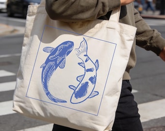 Koi Fisch Tote Bag, Blue Design, Nachhaltig, Geschenk Freundin, ästhetische Tasche mit blauem Karpfen Print, Geschenk für Kunst & Anime Fans