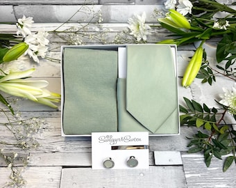 Conjunto de casamento em cetim verde-sálvia claro: Kit para presente - Gravata, lenço de bolso, meias e acessórios.