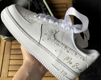 Personalisierte Perlen-Hochzeits-Turnschuhe: Braut Rhinestone AF1 Schuhe