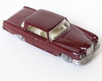 DINKY TOYS COUPE MERCEDES BENZ 300 SE + BOITE D'ORIGINE N°533