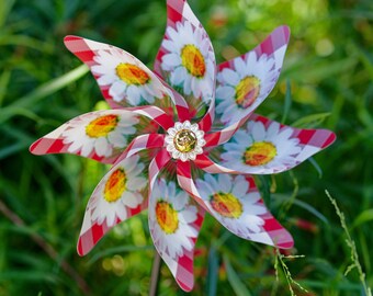 Red Gingham Daisy Picnic Pinwheel Spinner Whirligig Windmill Fan