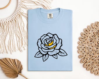 Retro Rose Flower T-shirt, Vintage Distressed Botanical Graphic, Boho Aesthetic Comfort Colors Bay Tee, Minimalist Nature Lover Gift for Her