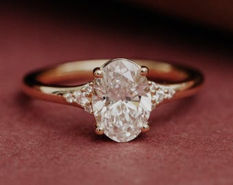 2.5 CT Oval Moissanite Engagement Ring, 14K Yellow Gold Anniversary Ring, Modern Wedding Ring, Promise Ring for Woman Bridal Gift for Her