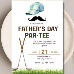 Può includere: Un biglietto d'invito per la festa del papà con un berretto da baseball ad acquerello, un grafico a baffi neri e due mazze da golf incrociate su erba verde. Il testo recita: PLEASE JOIN US FOR A FATHER'S DAY PAR-TEE, Join us for a cozy Father's Day brunch to make your dad feel special, JUNE 21 AT 4 PM, 123 Anywhere St., Any City, ST 12345, RSVP: +123-456-7890.