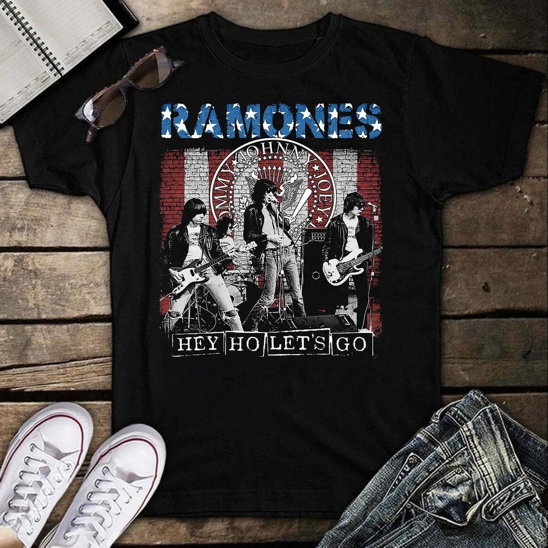 Retro Ramones T-shirt: Unisex Graphic Shirt - Etsy