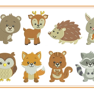 Puede incluir: Diseño bordado con ocho animales de dibujos animados del bosque: un oso, un ciervo, un erizo, un conejo, un búho, un zorro, una ardilla y un mapache. Cada animal está representado en un estilo lindo y amigable con puntadas detalladas y colores suaves.