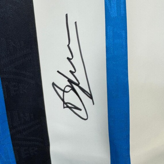 デニス・ベルカンプ直筆サイン入りインテル・ミラノ サッカーシャツ