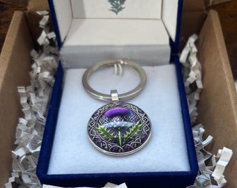 Schlüsselanhänger mit schottischer Distel | Schottisches Andenken | Blume Schottlands | Schottland-Souvenir | Schottisches Geschenk für Sie und Ihn