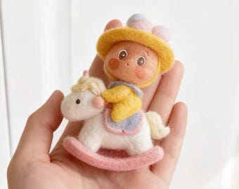 LITTLE TWINKLE Wollfilzpuppe - Handgemachte Nadel Gefilzte 10 cm Puppe, Süßer Schlüsselanhänger & Taschen Accessoire Geschenk