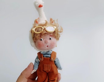 Künstlerpuppe aus Wolle 20 cm - Toto oder Bobo mit handgemachtem Filztier-Hut