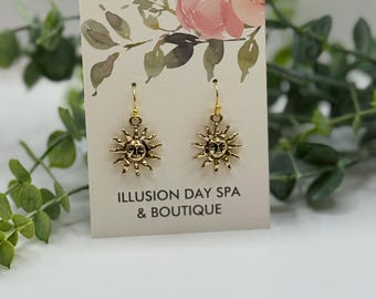 Gouden Sun Face-druppeloorbellen | Celestial Sun-oorbellen | Boho statement-oorbellen | Gouden boetieksieraden