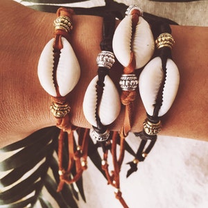 SLB-01, cowrie shell and genuine leather bracelet