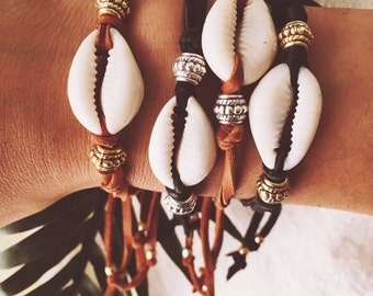 SLB-01, cowrie shell and genuine leather bracelet