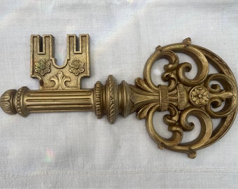 Ornate Vintage Syroco Gold Key - MCM Hollywood Regency Glam