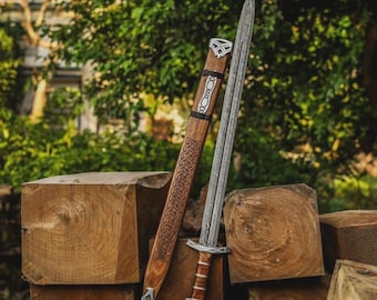 Réplica de Espada Viking em Aço Damasco – Bainha de Madeira Colecionável de 91 cm (36")