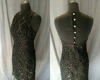 Robe de cocktail noire vintage des années 1980 par Tom Barra - Travail de ruban et paillettes avec un bouton en strass vers le haut - Taille 10 - Robe femme des années 80