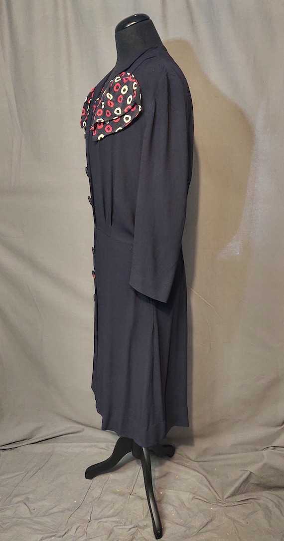 1930s Vintage Crepe Dress with top bow and front … - image 4