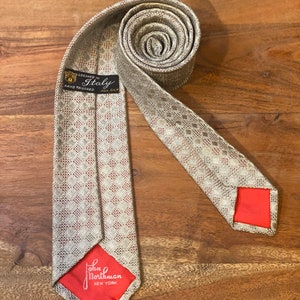 Vintage John Northman New York Tie Plata / Gris Granadina corbata de punto de seda sobre respaldo de seda de color coral Hand Tailored loomed in Italy imagen 6