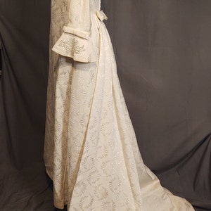 Vintage 1960s Alfred Angelo Ivory Wedding Gown Designed by Edythe Vincent Ivory Damask with Bell Cuffs Pearl embellishments image 5