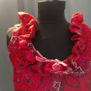 Vintage 1970s sleeveless Wool Knit Paisley top with ruffled collar and Pink Velvet Bow / 70s Wool Tank Top Silk Lined Small / Medium image 10