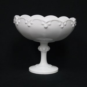 Vintage Milk Glass White Pedestal Candy Dish (V2105)