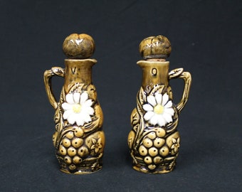 Vintage Daisy Oil and Vinegar Cruets (E4936)