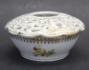 Vintage Bavarian Porcelain Floral Hair Receiver with Pierced Lid (E12573)