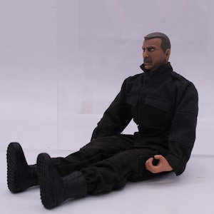 Vintage 1998 GI Joe Black Ops Military Police Doll 20th Century Toy (S1695)