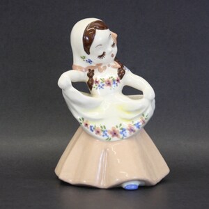Vintage DeLee Brunette &#39;Nina&#39; 2 Pocket Figural Planter with Peachtone Skirt (E2536)