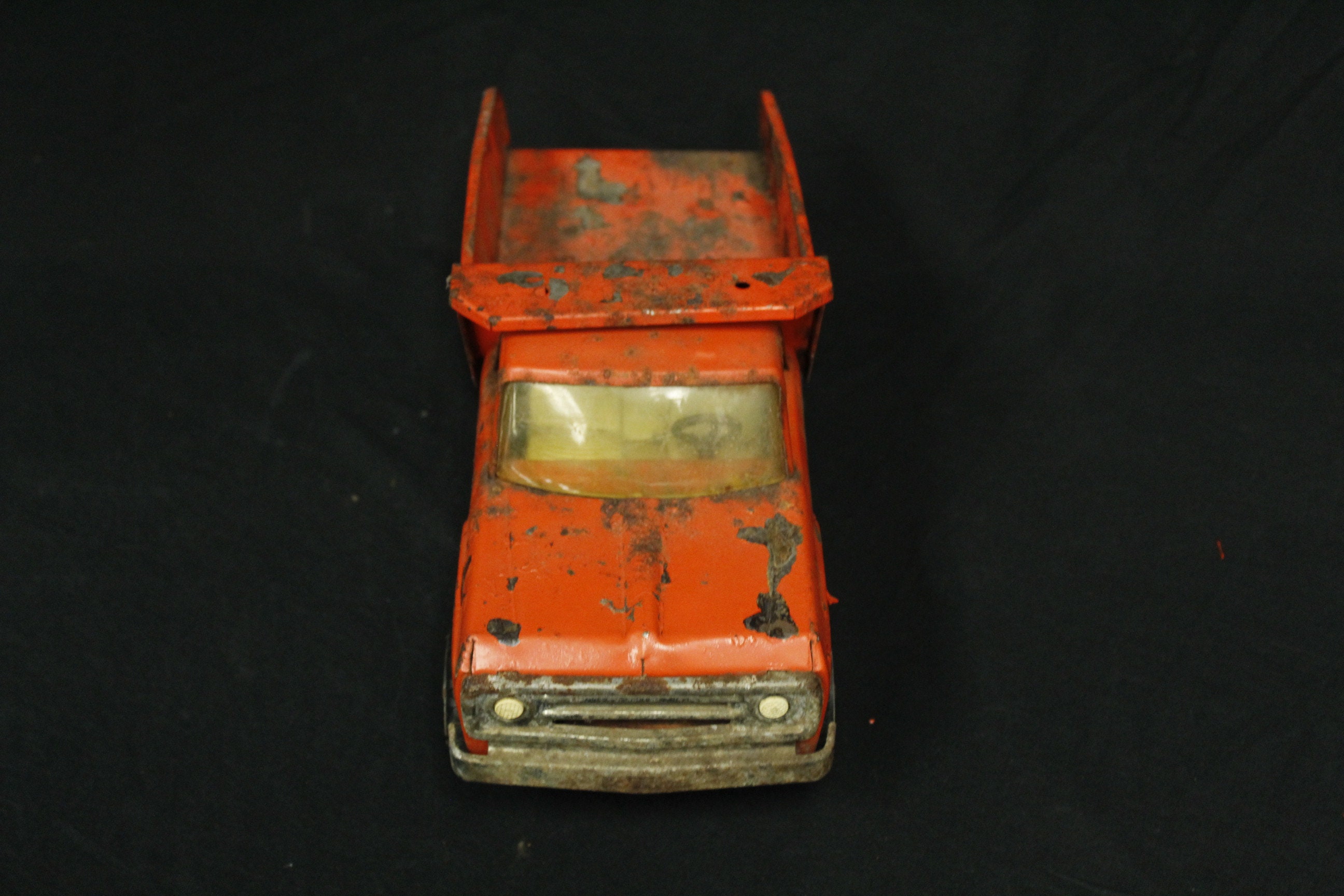 Vintage Tonka Metal Pick up Dump Truck With Rough Wear