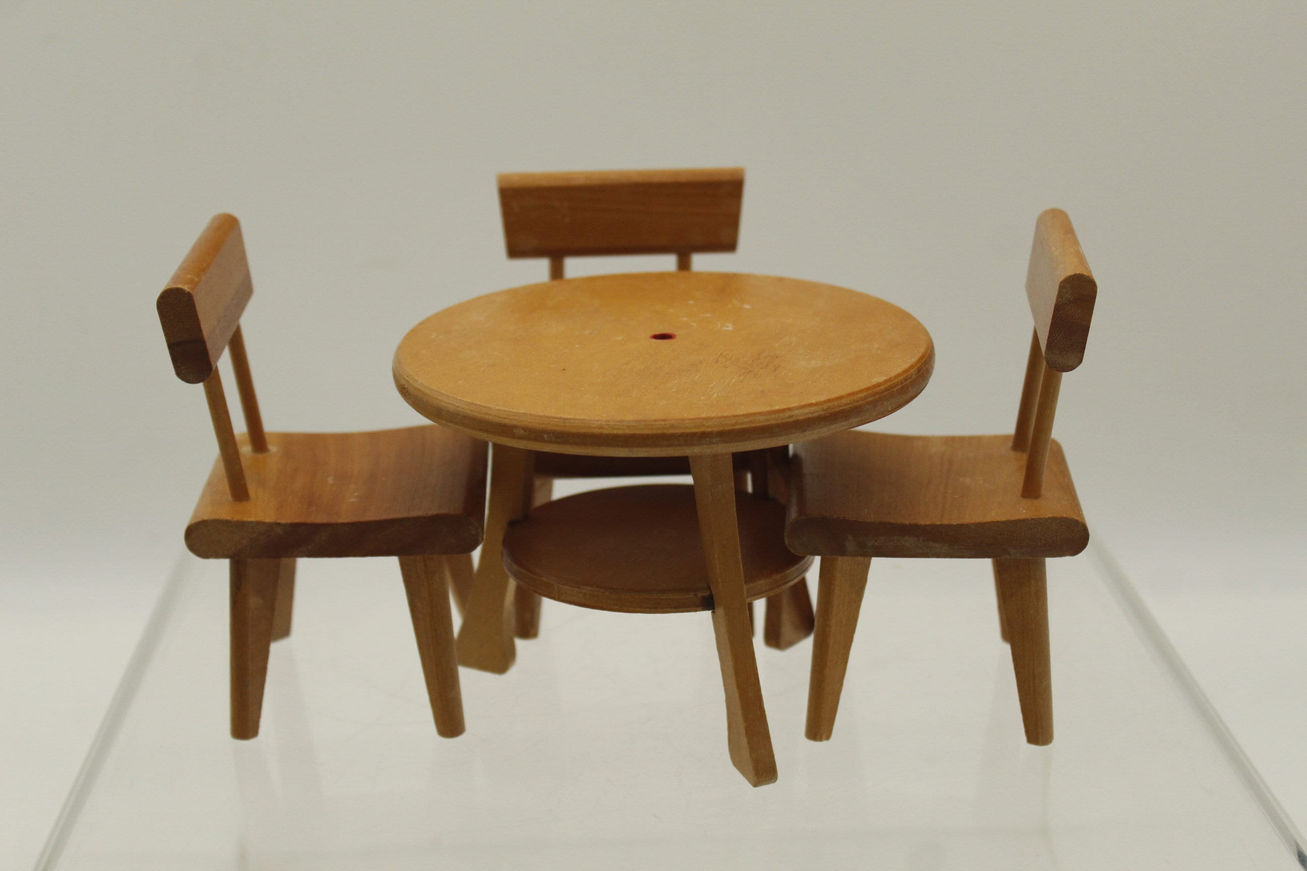 高級ブランド Vintage Dinette Round Furniture Doll Wood USA Strombecker 人形