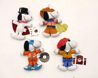 Vintage Peanuts Rare Determined Productions 5" Snoopy Plush Greeting Doll with Tag (S3188)