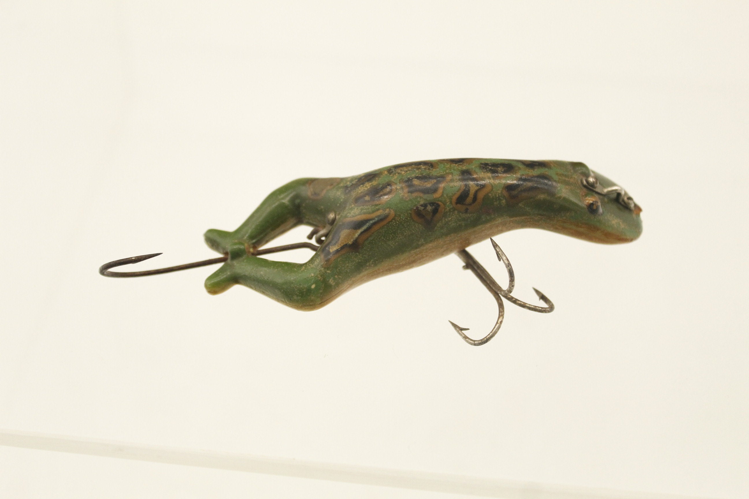Vintage 4 1/4 Heddon Luny Frog #2500 fishing lure - AAA Auction