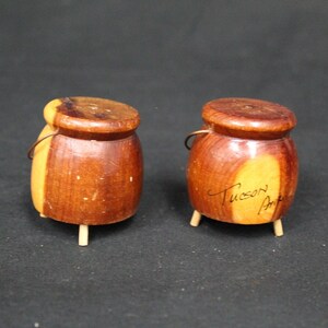 Vintage Arizona 1960’s Souvenir Wood Cauldrons Shakers (V2458)