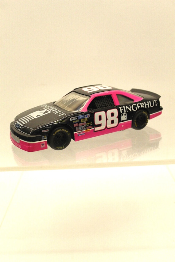 Vintage Fingerhut Pink 98 Nascar Diecast Stock Car (V10380 Vintage Fingerhut Pink 98 Nascar Diecast Stock Car (V10380