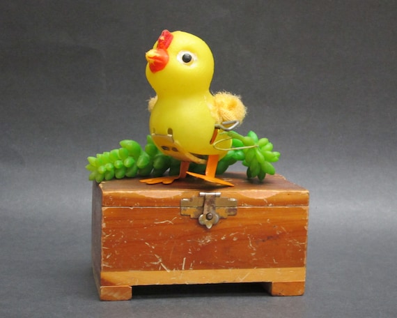 【ひよこ】 Vintage Hard Plastic Japanese Yellow Chick Wind up Toy (E12018) - Etsy