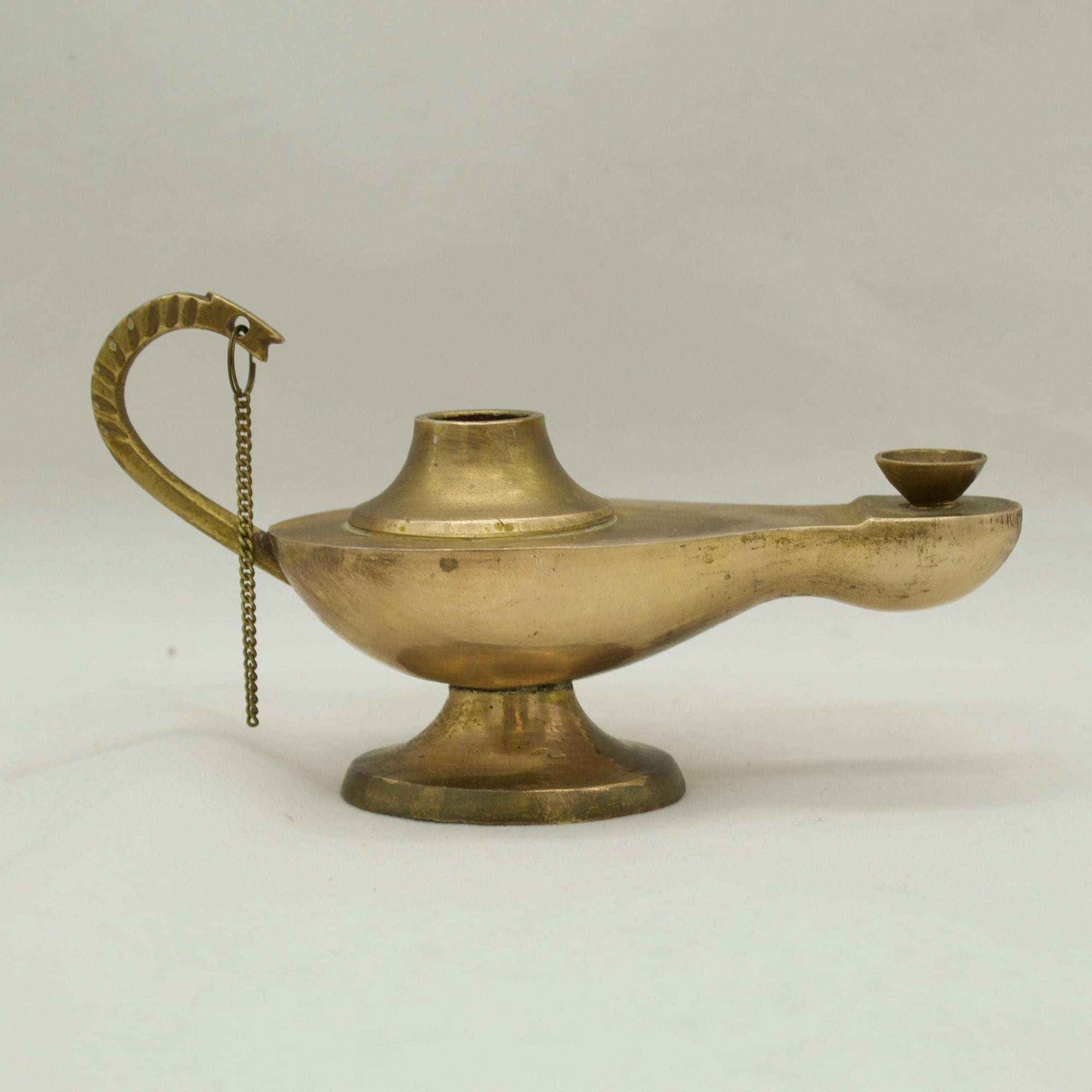 Vintage Brass Genie Oil Lamp Without Topper V7708 