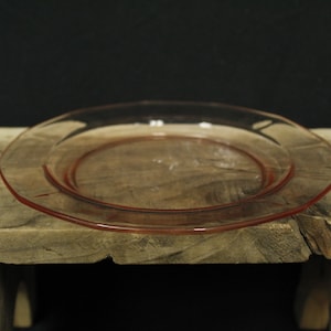 Vintage Pink Depression Glass Salad Plate (V7154)