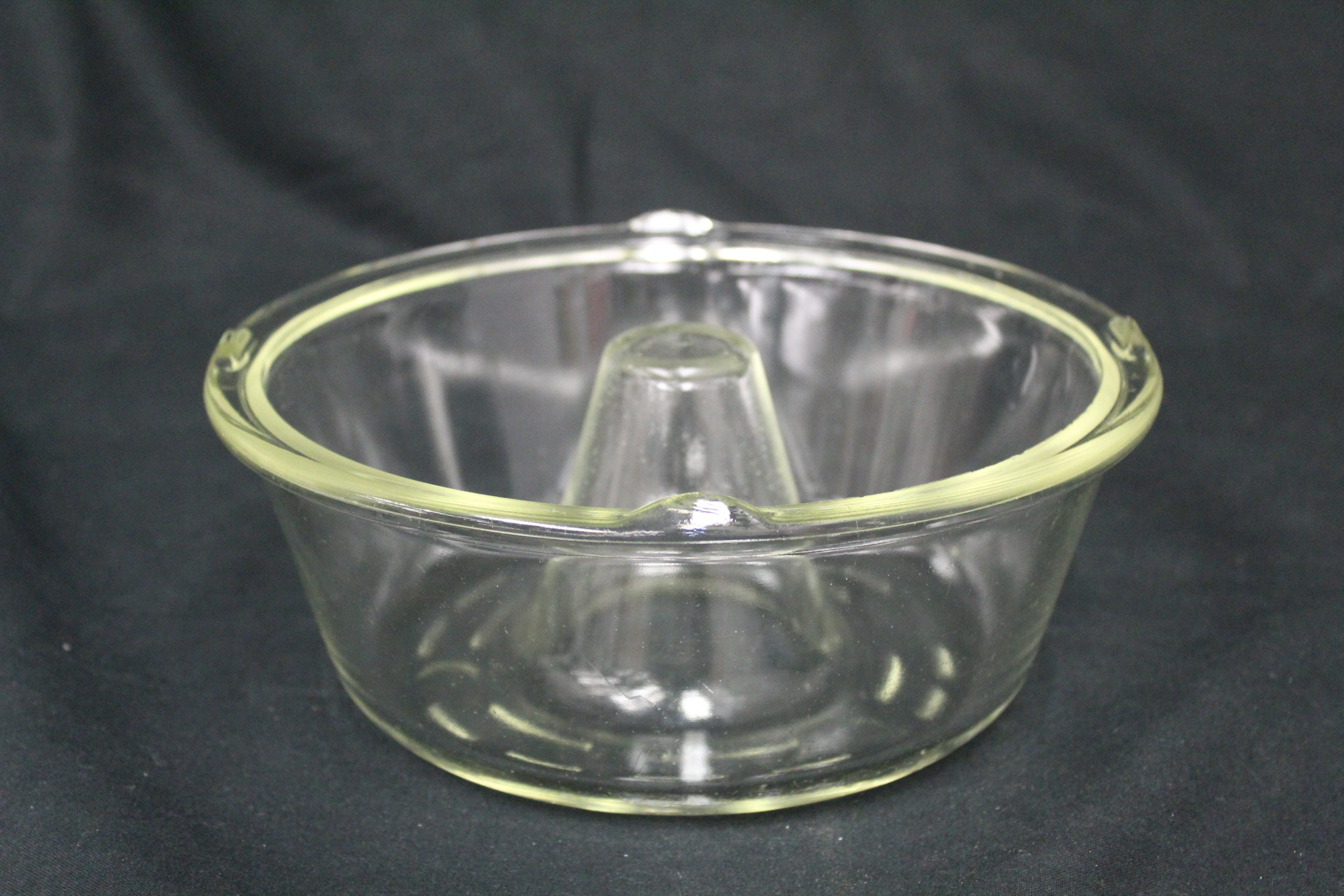 Vintage Clear Glass Bundt Pan V3625 